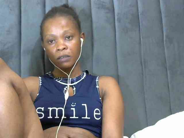 PrettyAlianah webcam