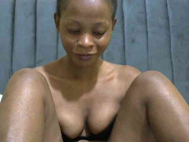 PrettyAlianah webcam