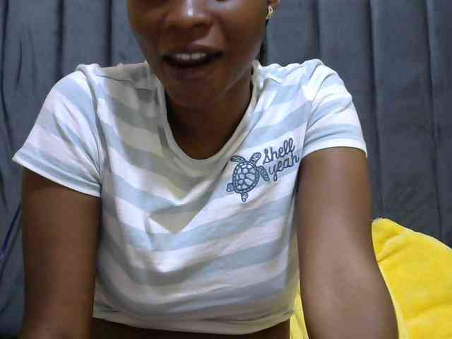 PrettyAlianah webcam