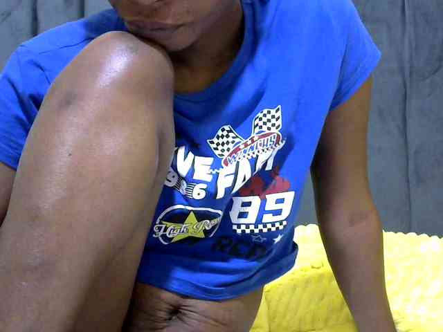 PrettyAlianah webcam