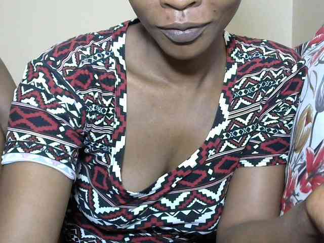 PrettyAlianah webcam