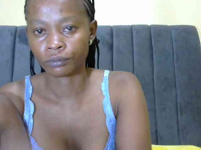 PrettyAlianah webcam