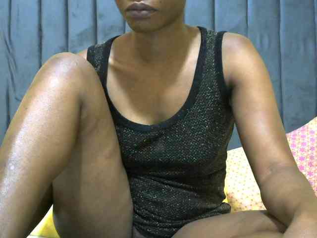 PrettyAlianah webcam