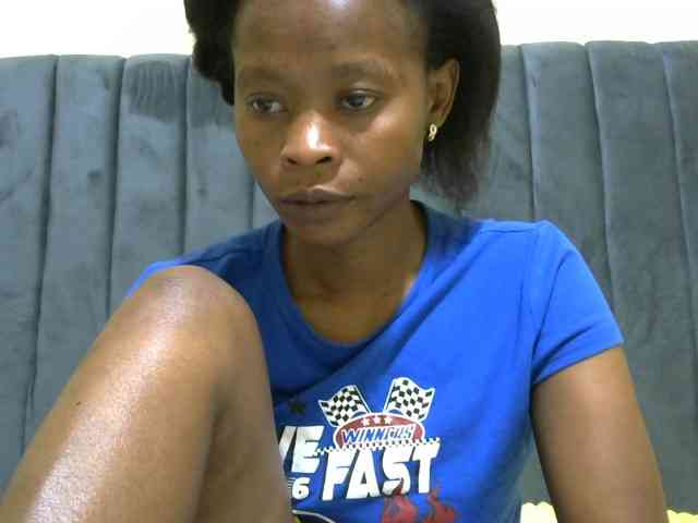 PrettyAlianah webcam