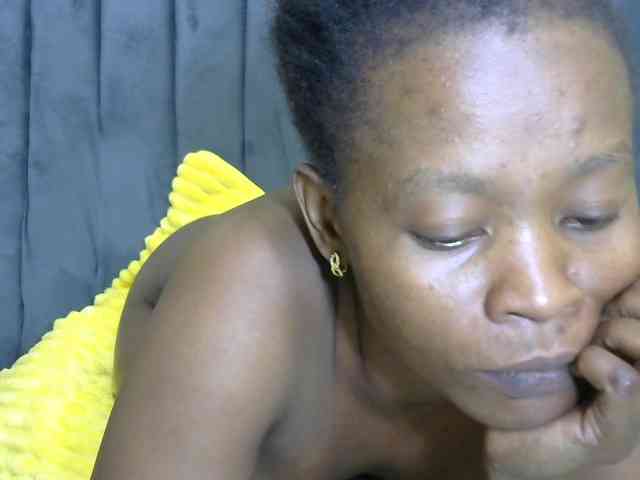 PrettyAlianah webcam