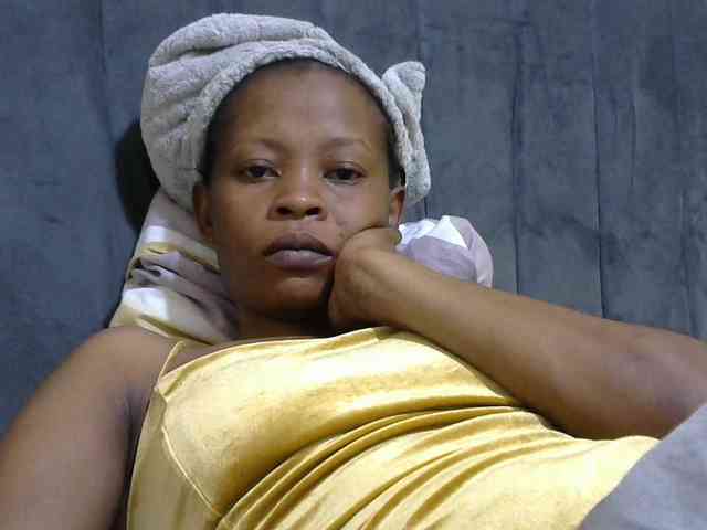 PrettyAlianah webcam