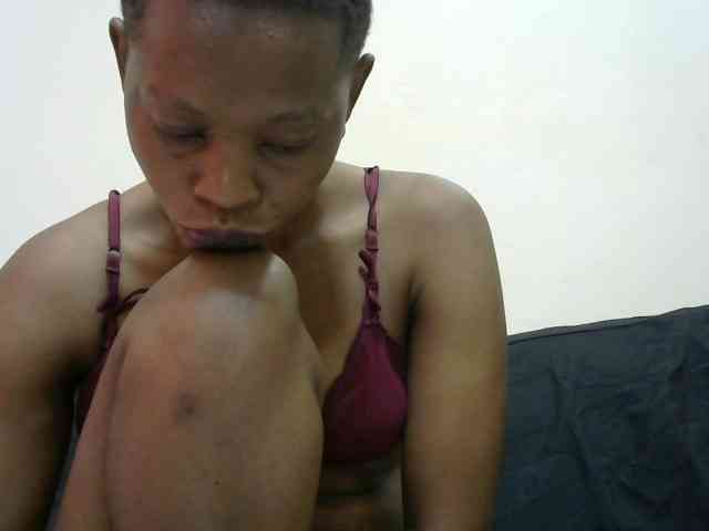 PrettyAlianah webcam