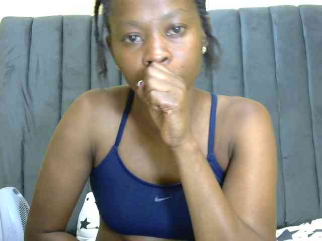 PrettyAlianah webcam