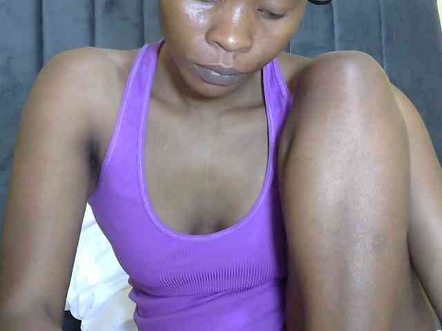 PrettyAlianah webcam
