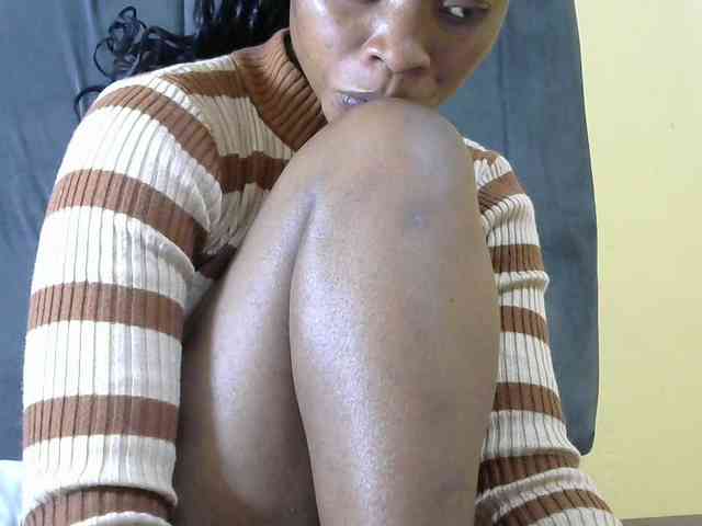 PrettyAlianah webcam