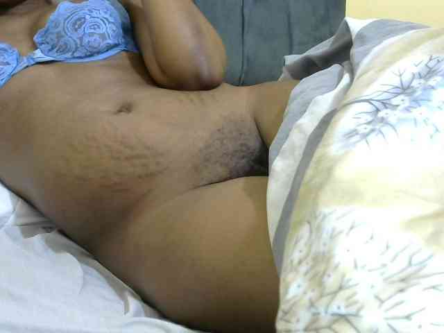 PrettyAlianah webcam