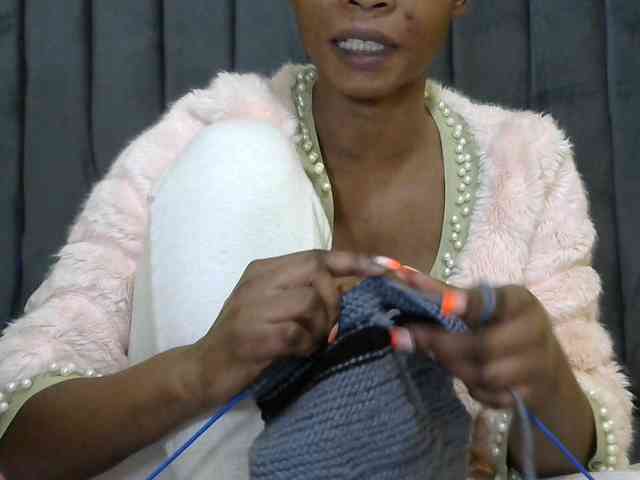 PrettyAlianah webcam