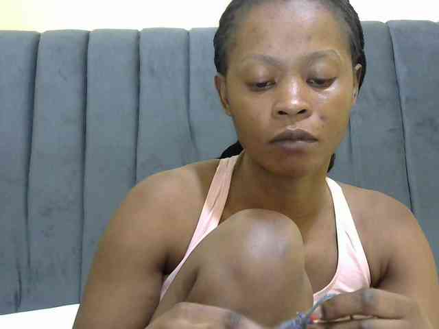 PrettyAlianah webcam