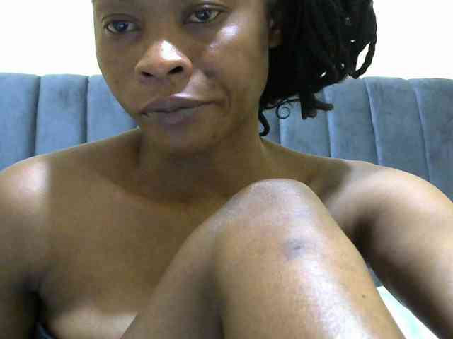 PrettyAlianah webcam