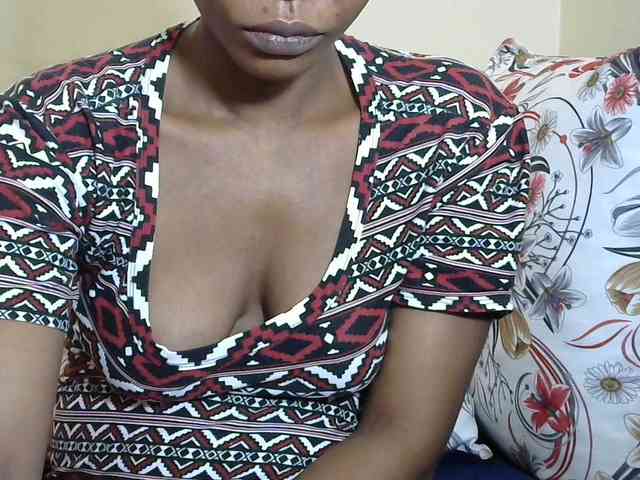PrettyAlianah webcam