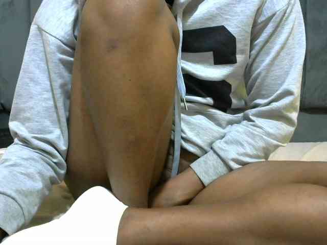 PrettyAlianah webcam