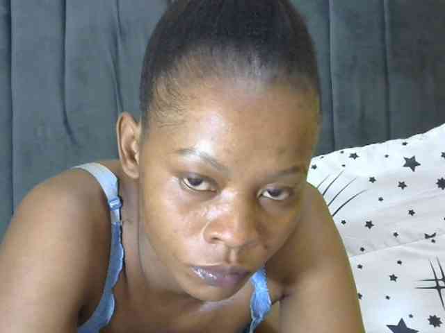 PrettyAlianah webcam