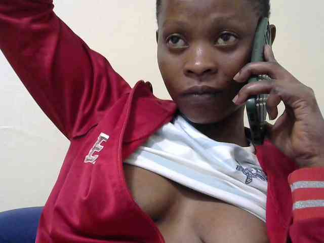 PrettyAlianah webcam