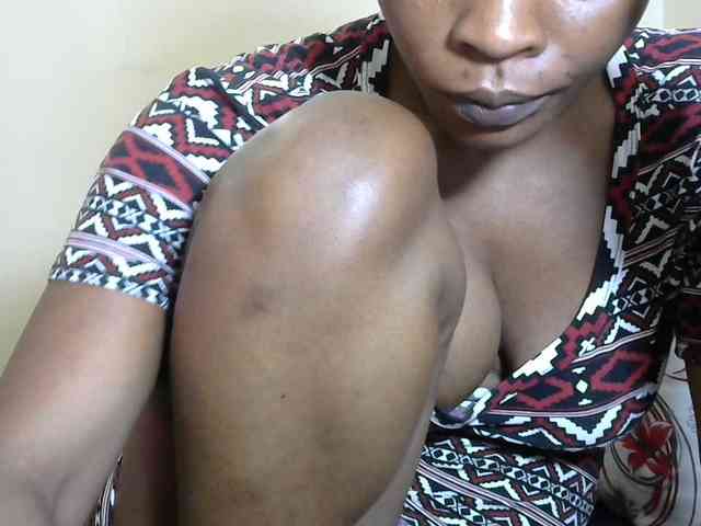 PrettyAlianah webcam
