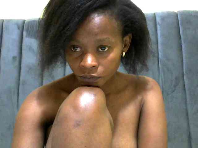 PrettyAlianah webcam