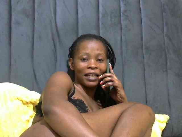 PrettyAlianah webcam