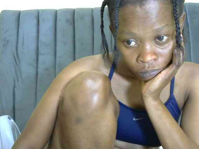 PrettyAlianah webcam