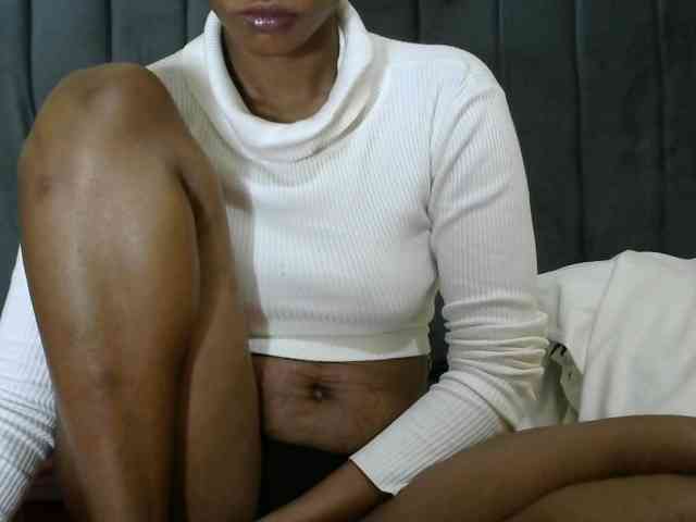 PrettyAlianah webcam