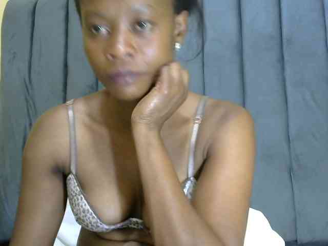 PrettyAlianah webcam