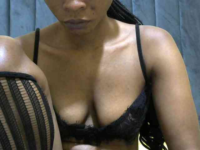 PrettyAlianah webcam