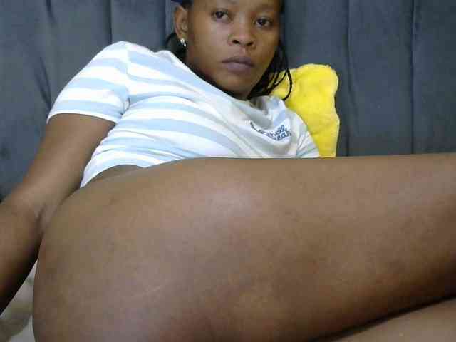 PrettyAlianah webcam