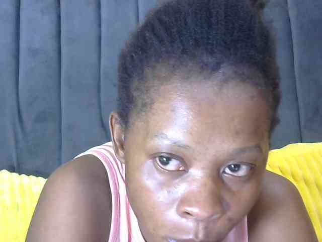 PrettyAlianah webcam