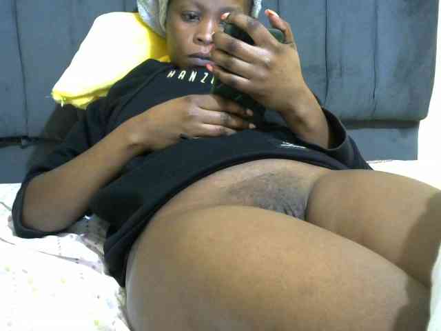 PrettyAlianah webcam