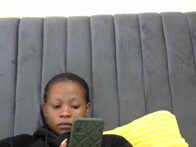 PrettyAlianah webcam