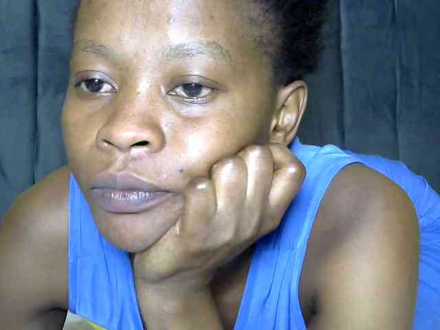 PrettyAlianah webcam