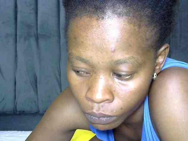 PrettyAlianah webcam