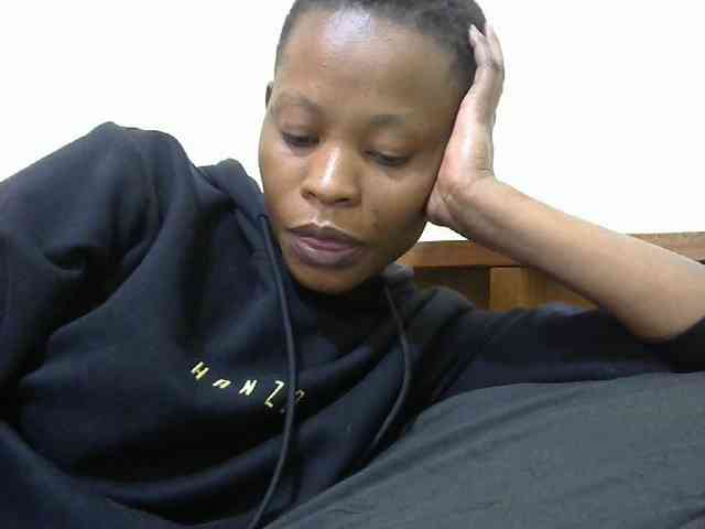 PrettyAlianah webcam