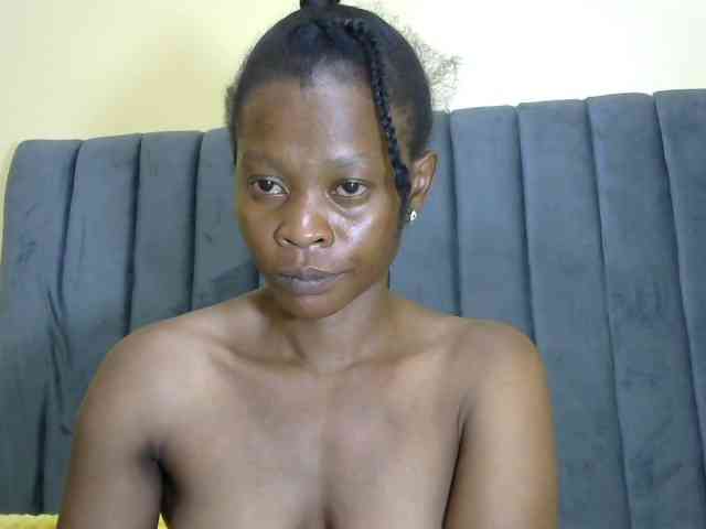 PrettyAlianah webcam