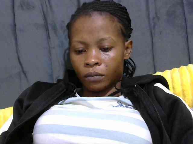 PrettyAlianah webcam