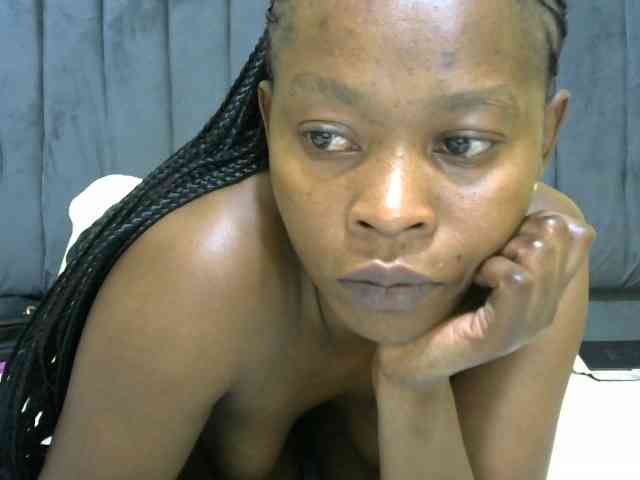 PrettyAlianah webcam