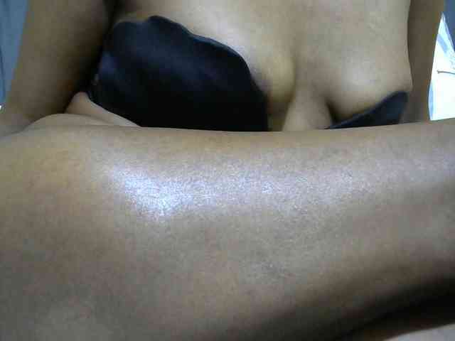 PrettyAlianah webcam