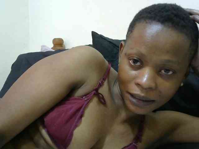 PrettyAlianah webcam