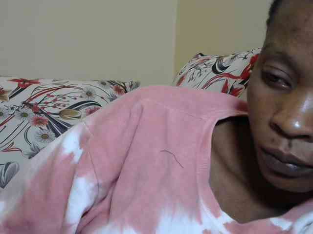 PrettyAlianah webcam