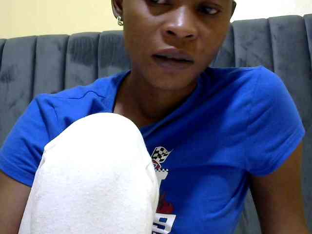 PrettyAlianah webcam
