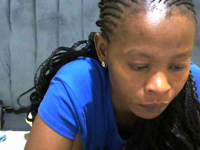 PrettyAlianah webcam