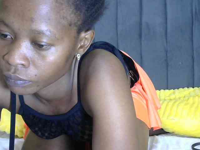 PrettyAlianah webcam