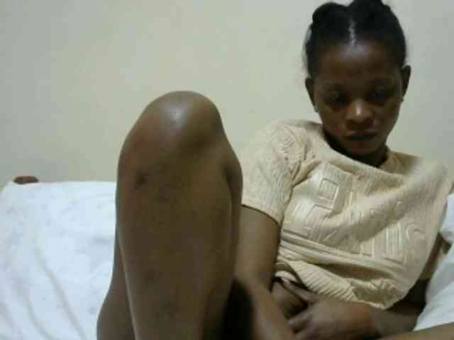 PrettyAlianah webcam