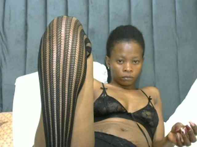 PrettyAlianah webcam