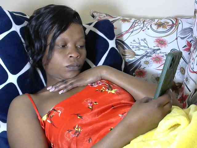 PrettyAlianah webcam