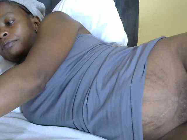 PrettyAlianah webcam