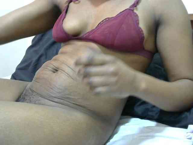 PrettyAlianah webcam